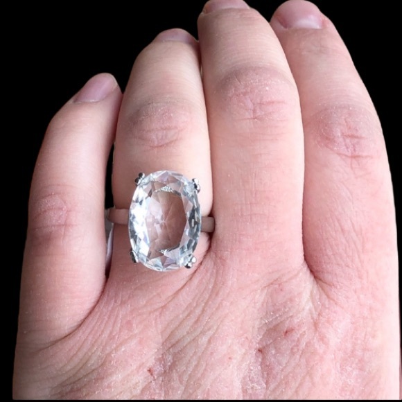 ❗️LAST CHANCE 4/30❗️STERLING SILVER OVAL CUBIC ZIRCONIA RING - Picture 7 of 8